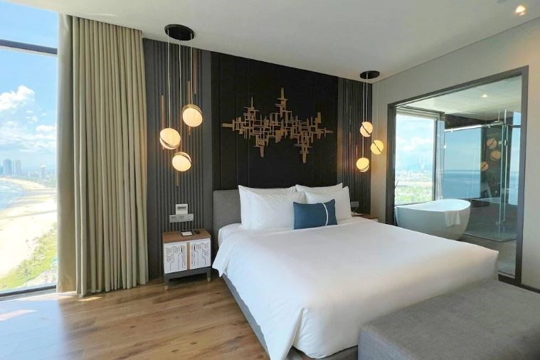 Peninsula Hotel Danang